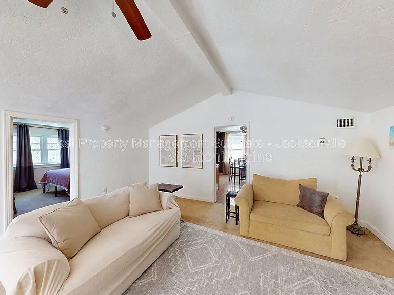 229 W 10th St — Photo 5