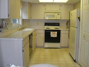 5th image of 2209 Utopian Dr E APT 211