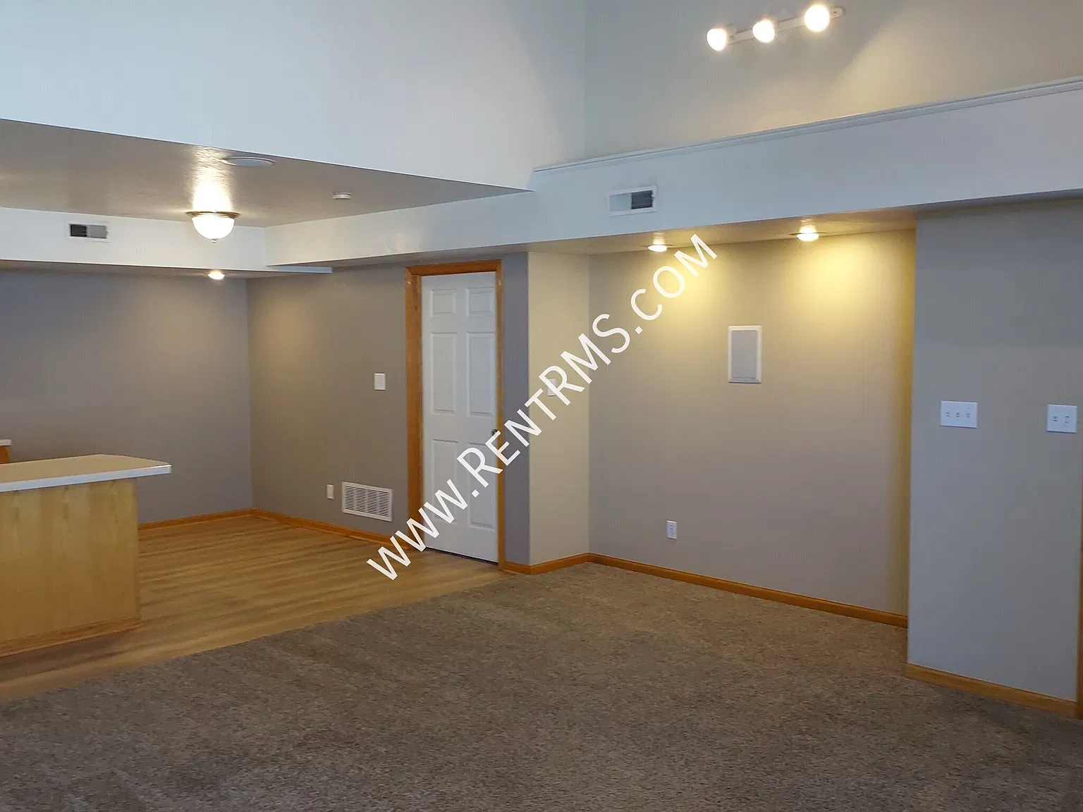 *Shawnee Heights School District* 910 Se 44th Ter- 3 Bed/2 Bath Duplex — Photo 2