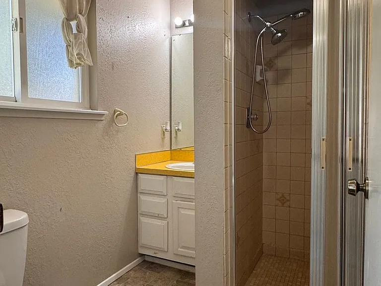 5303 N Sky Vista Ave — Photo 23