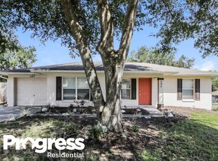 597 Windridge Pl, Tavares, FL 32778