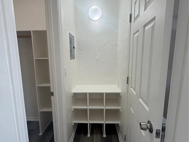 2001 Cedar Ave #11 — Photo 7
