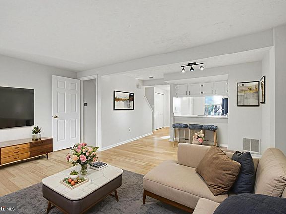 2nd image of 18916 Port Haven Pl