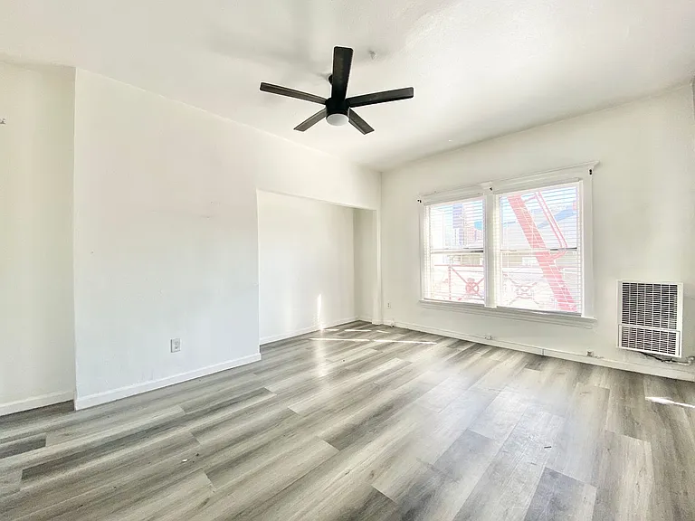 The Ritz Apartments — Photo 8