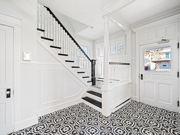 2nd image of 112 N Essex Ave APT 1