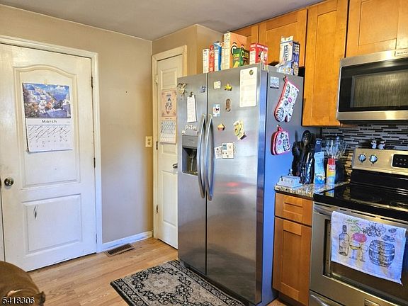 3rd image of 125 Bowerstown Rd