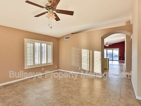 5th image of 2240 E Monona Dr
