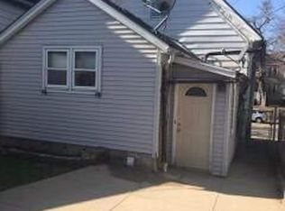 1950 S 11th St, Milwaukee, WI 53204