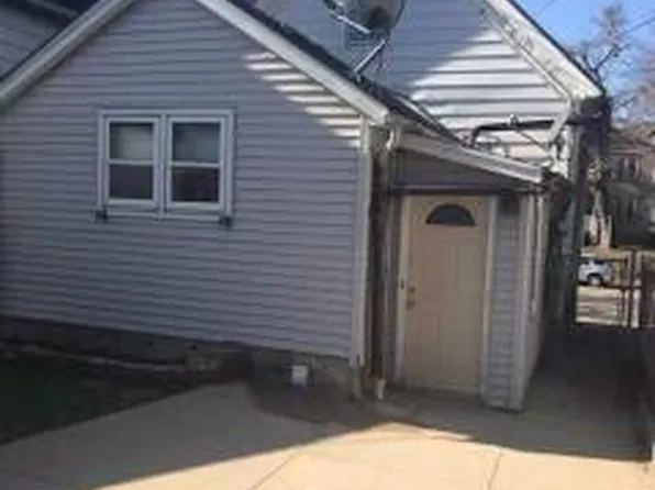 1950 South 11th STREET, Milwaukee, WI 53204