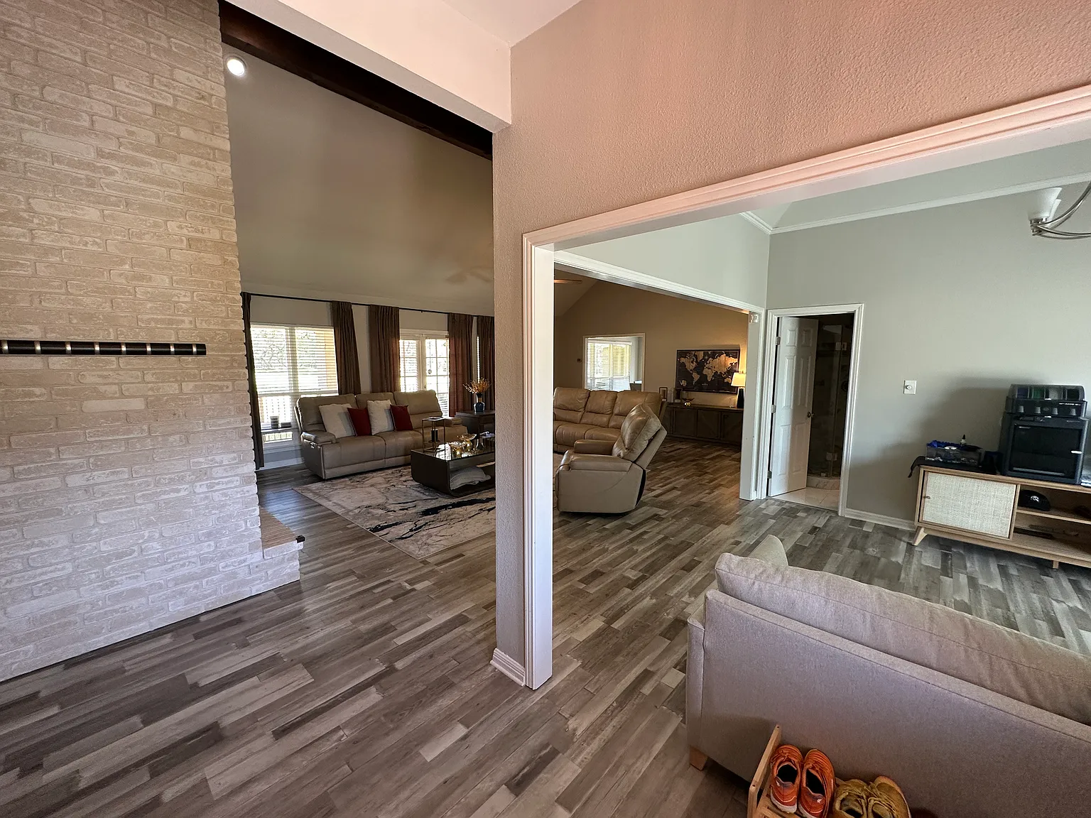 3 bed, 2868 sqft, $3,300 — Photo 3
