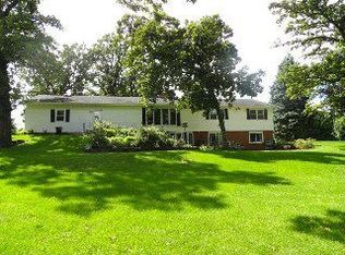 5877 N Blackwood Rd, Davis Junction, IL 61020