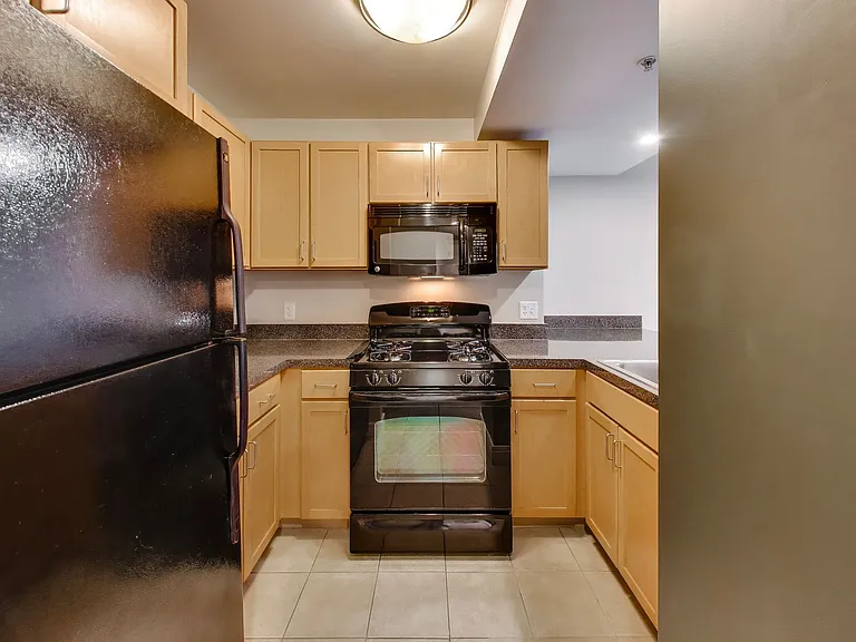 800 4th St SW #525 — Photo 3