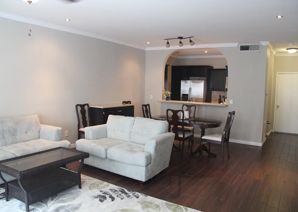 1st image of 250 Wilcrest Dr #250