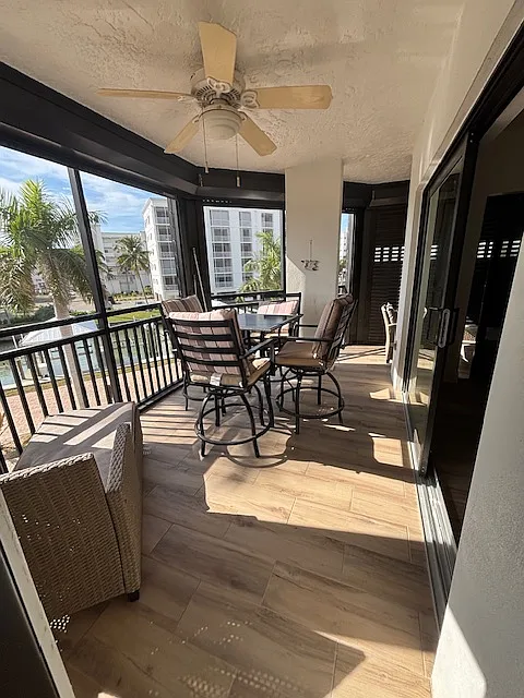 4263 Bay Beach Ln — Photo 2