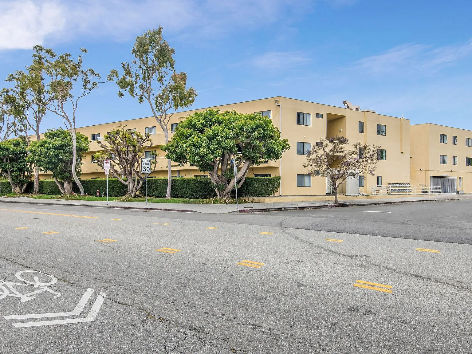 2724 Abbot Kinney Blvd. — Photo 1