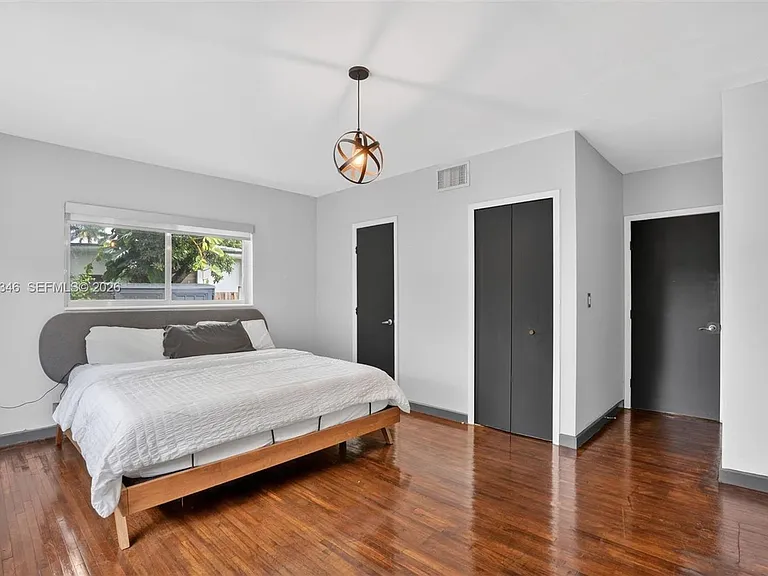 425 NE 114th St #0 — Photo 10