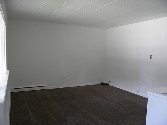 5th image of 4931 Columbus Dr APT 5