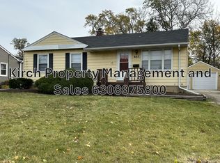 607 Aurora Way, Wheaton, IL 60187