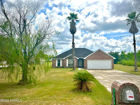 1196 Wilfred Champagne Rd, Saint Martinville, LA 70582
