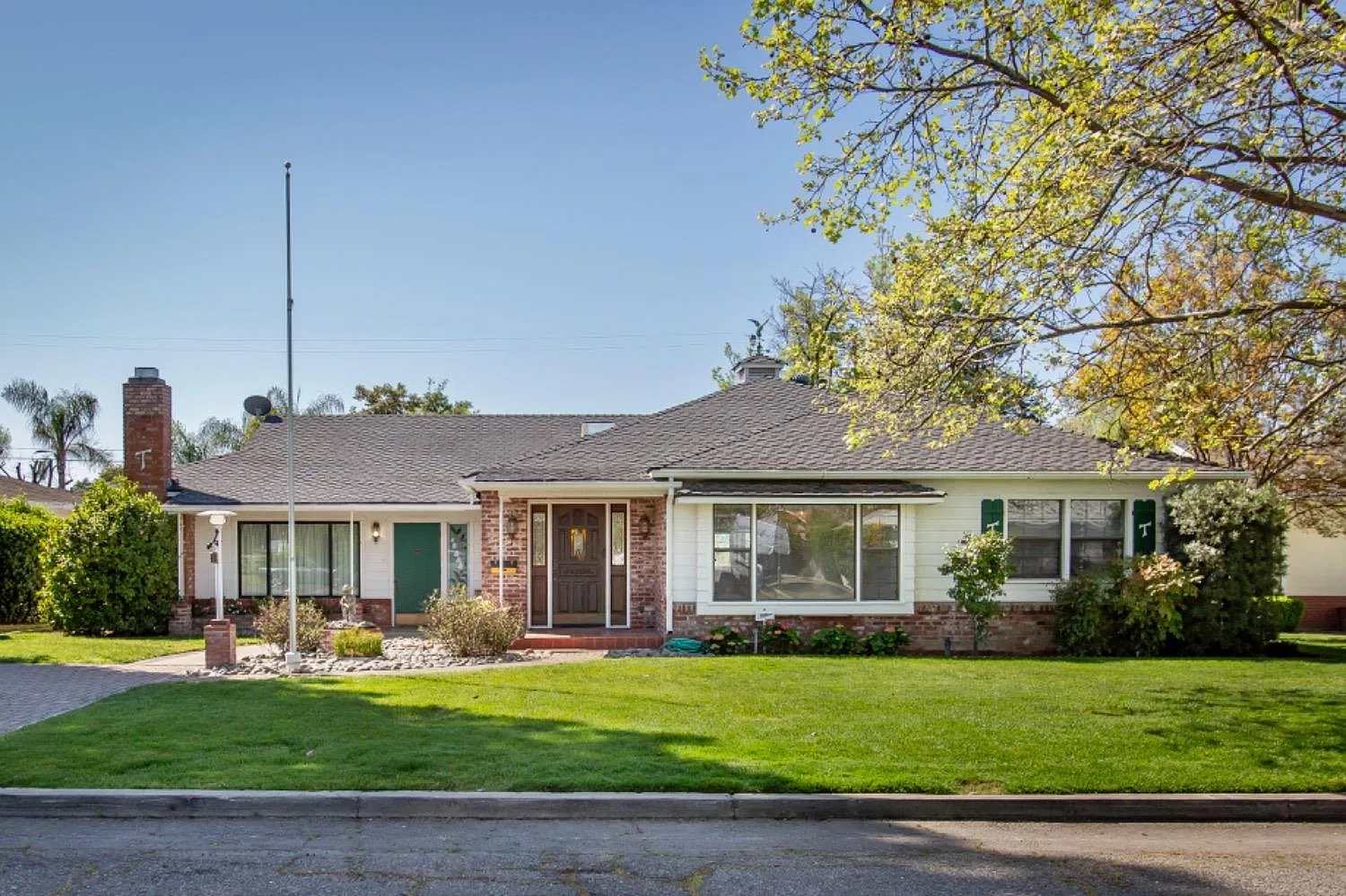 1414 Merritt St photo 1