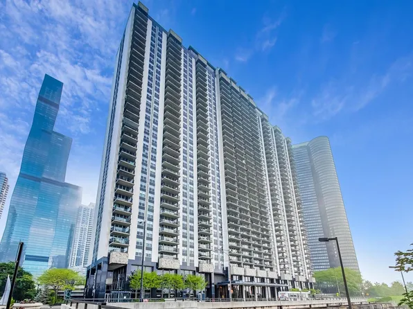 400 E Randolph St APT 3615, Chicago, IL 60601