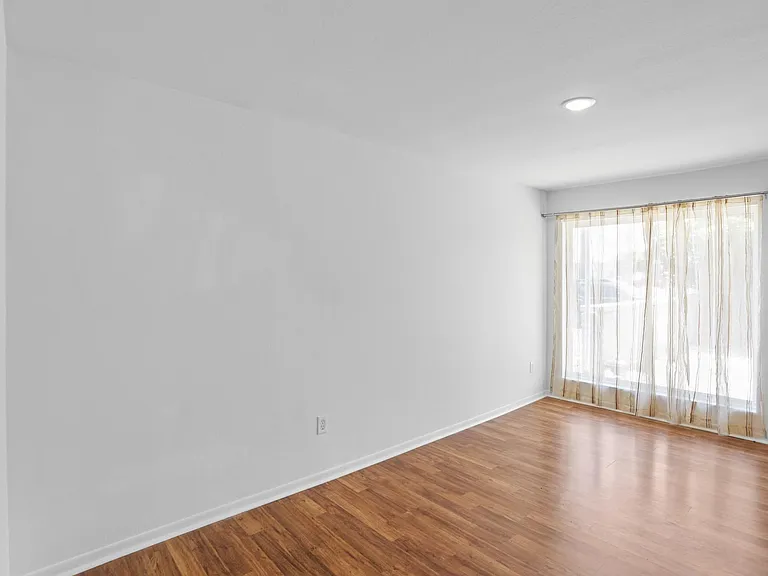1408 Hughes St #15 — Photo 12