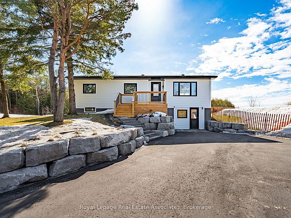 5th image of 475352 County Road 11 Rd