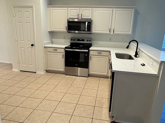 4th image of 1838 Walnut Way