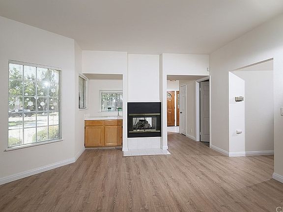 4th image of 6046 Camellia Ave