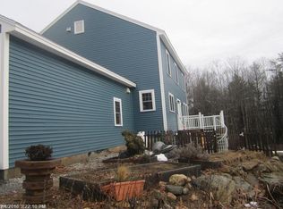 10 Lovers Ln, Topsham, ME 04086