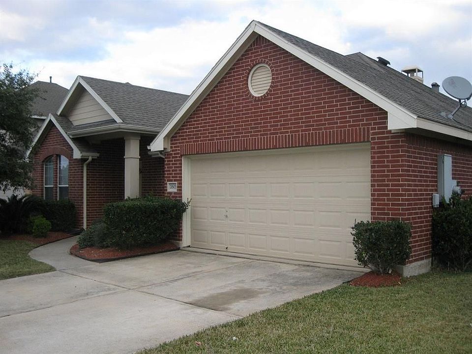 1st image of 2603 Courtyard Ln