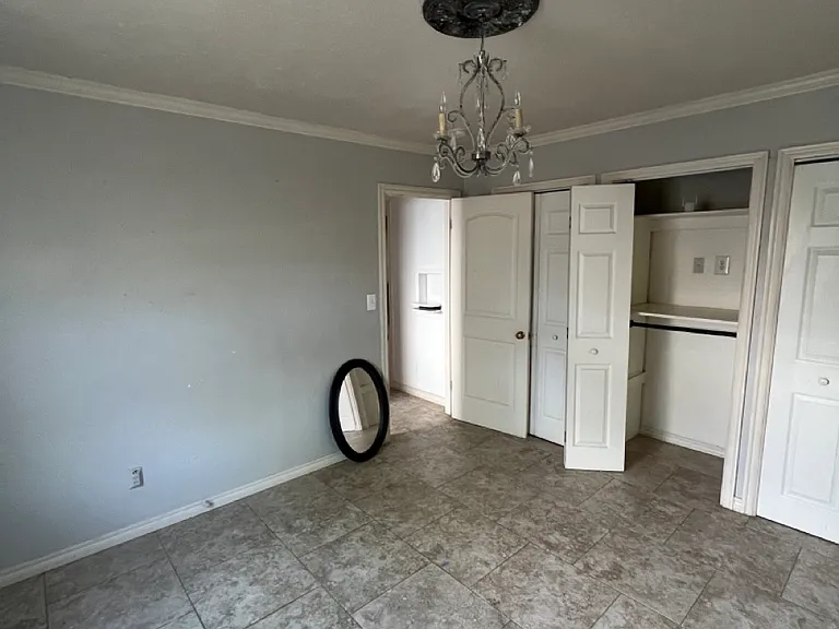 713 SW 49th St — Photo 26