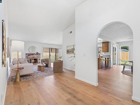 5th image of 3167 Osuna Way