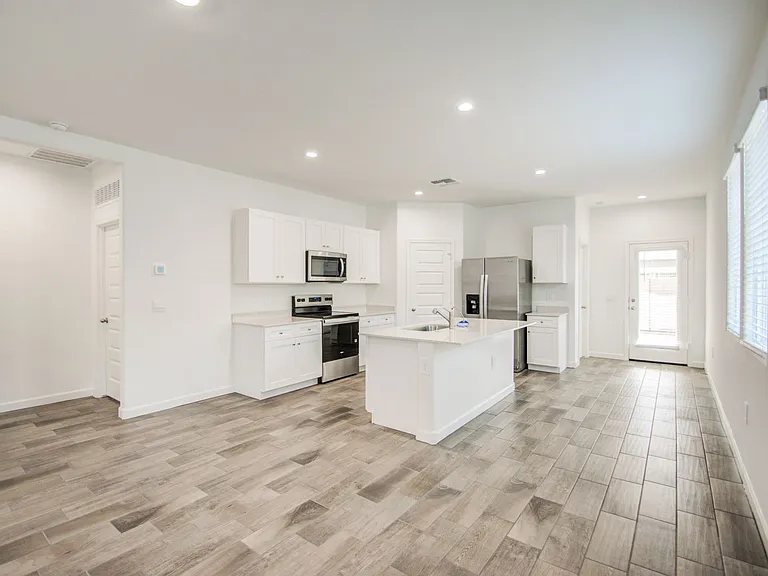 1749 W Stealth Ave — Photo 2