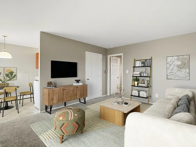 Robert Hock Apartments — Photo 1