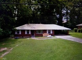 411 Pineridge Dr, Forest Park, GA 30297