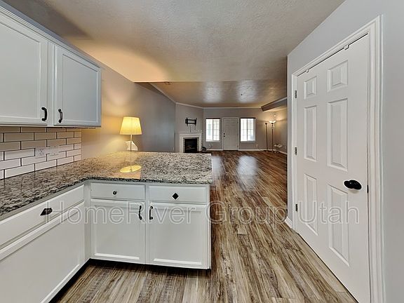 3rd image of 379 E 600 S APT 3