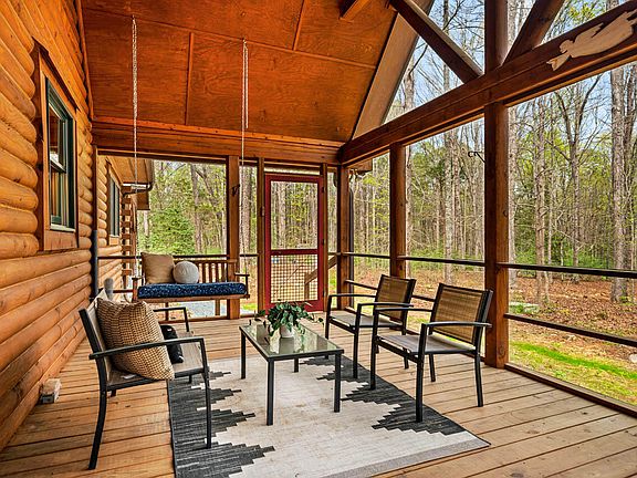 2nd image of 546 Oak Hill Rd