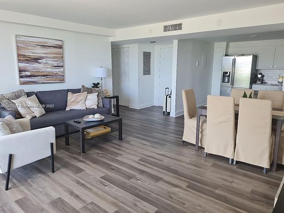 4th image of 13499 Biscayne Blvd APT 610