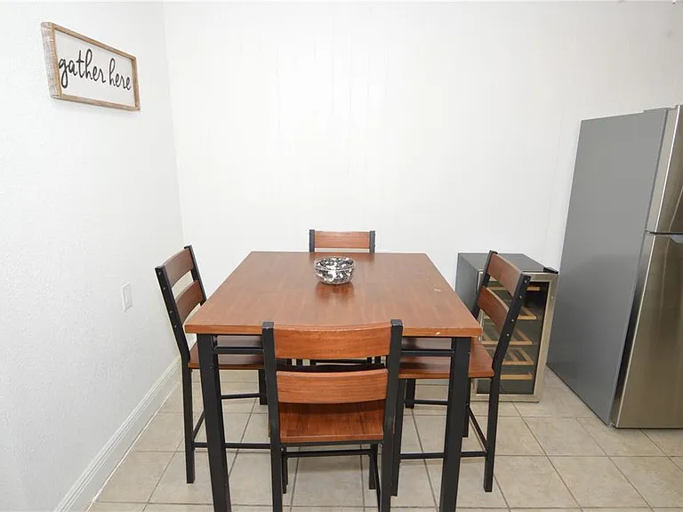 156 146th Ave E #B — Photo 9
