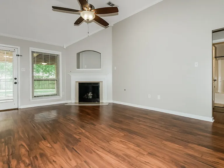 5847 Wendover Cv — Photo 4