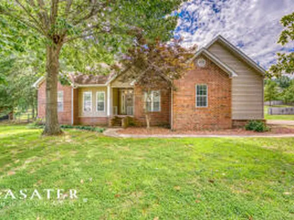 1606 Crestwood Dr, Harrison, AR 72601