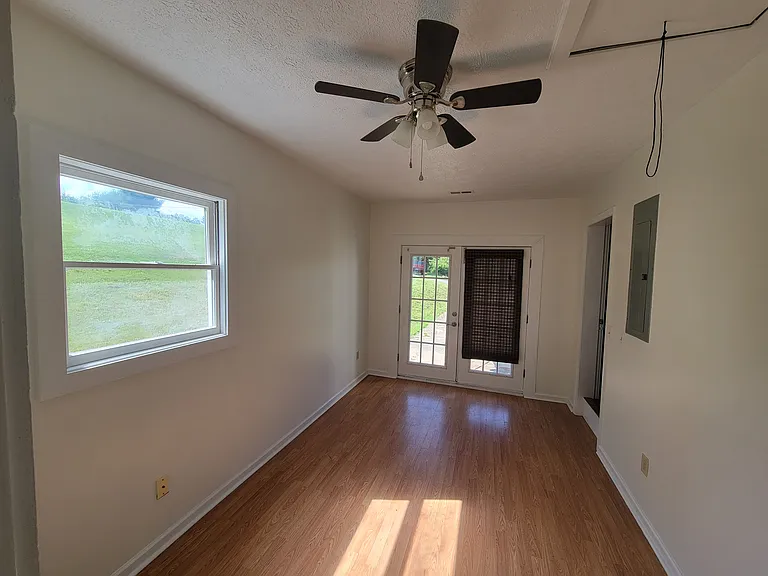 317 Poplar St — Photo 4