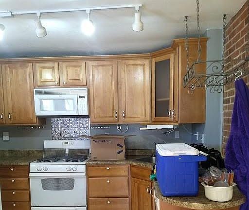 4th image of 1019 N Kalamath St