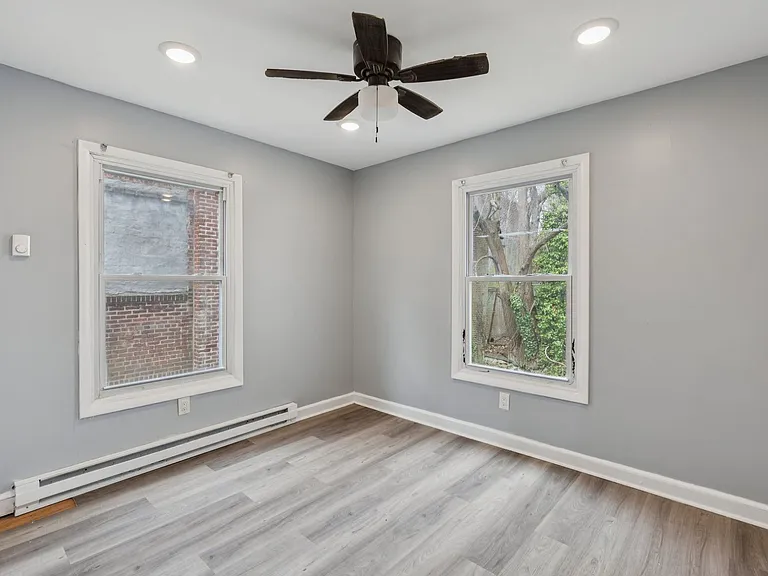 21 E Price St — Photo 25