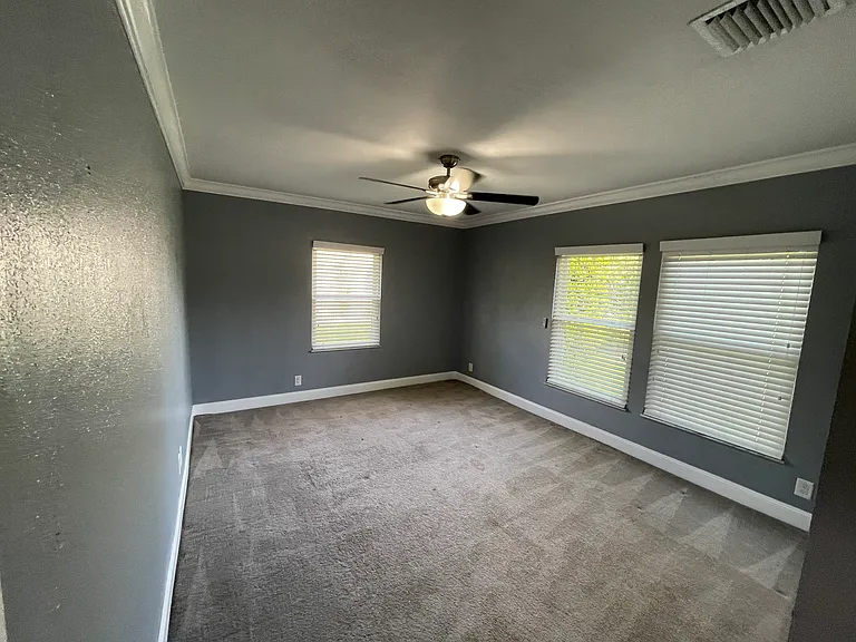 9169 Shaddock Rd E — Photo 5