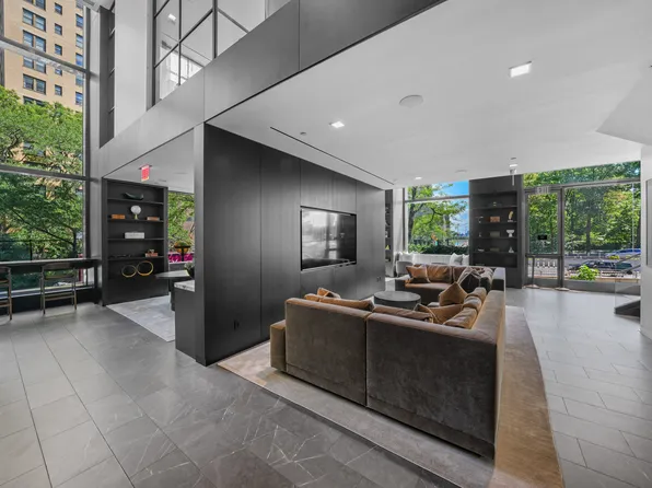 845 United Nations Plaza image 20 of 39