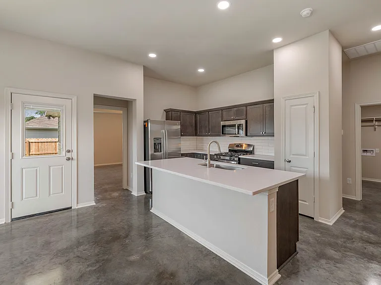 2807 Messenger Way — Photo 6
