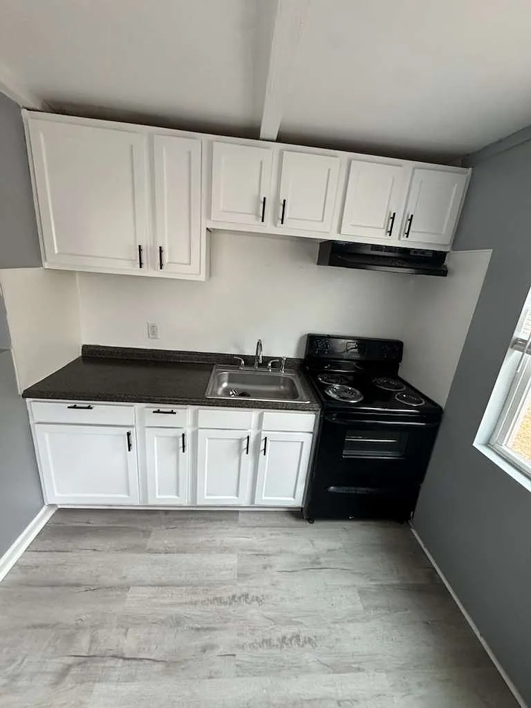 2 bed, $950 — Photo 1