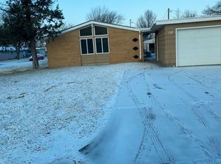 139 Hoover Ct, Salina, KS 67401